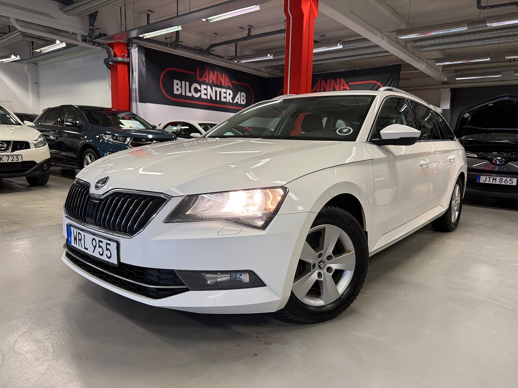 Skoda Superb 2.0 TDI Ambition Ny servad Drag Navi Panorama Carplay SoV