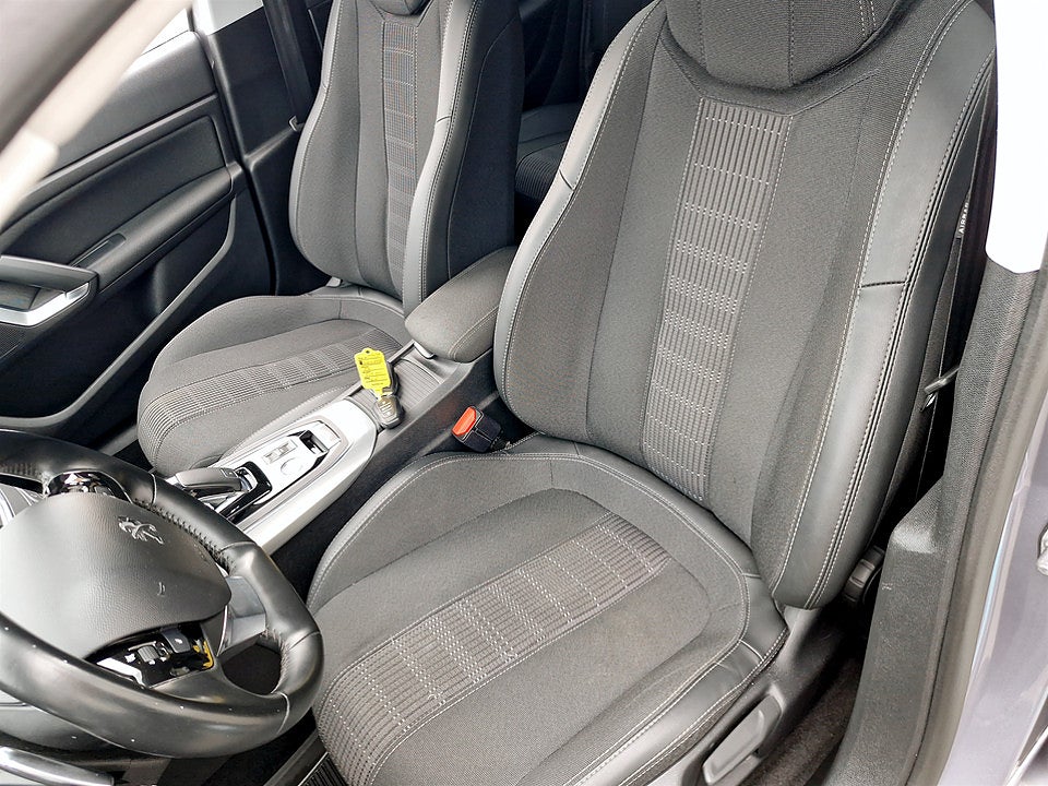 Bild på Peugeot 308 sw Allure 1.2 PT 130hk Aut P-SENSORER