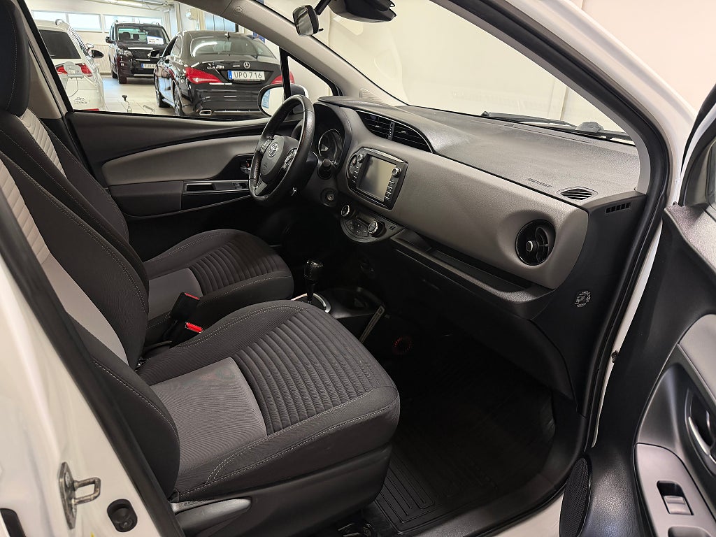 Toyota Yaris 2018 - miniatyr 5