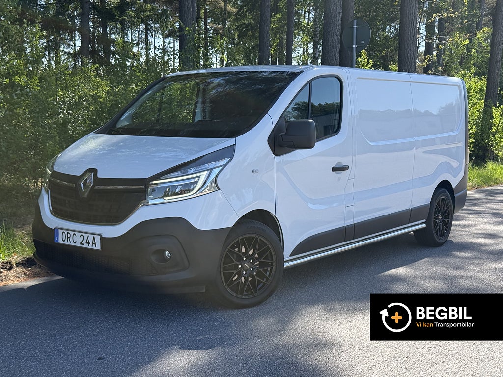 Renault trafic  2.0 dCi 145HK L2 /Leasbar/Drag/ Värmare/18"/Sidorör