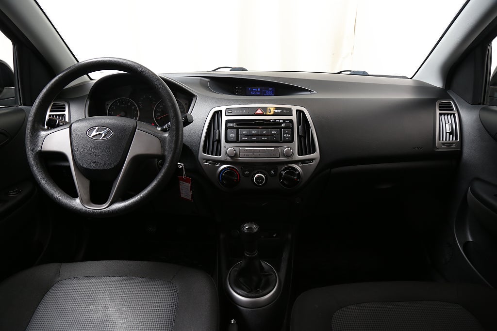Hyundai i20 1,2 84hk Select 5dr Nybesikt l Nyservad l Drag l Motorv 2015
