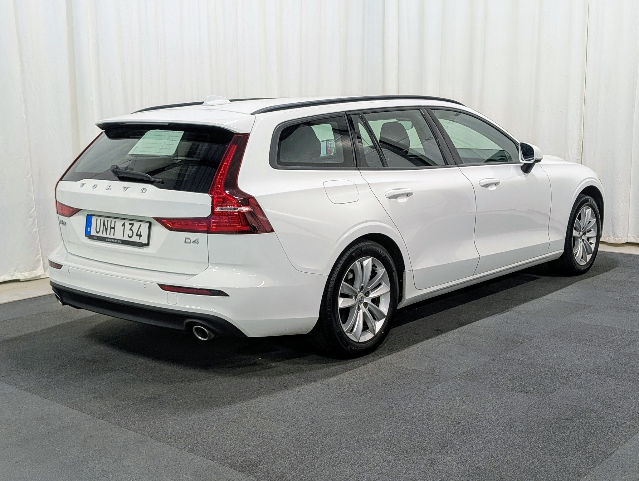 Volvo V60 D4 Geartronic Momentum 2019, bild 4/10