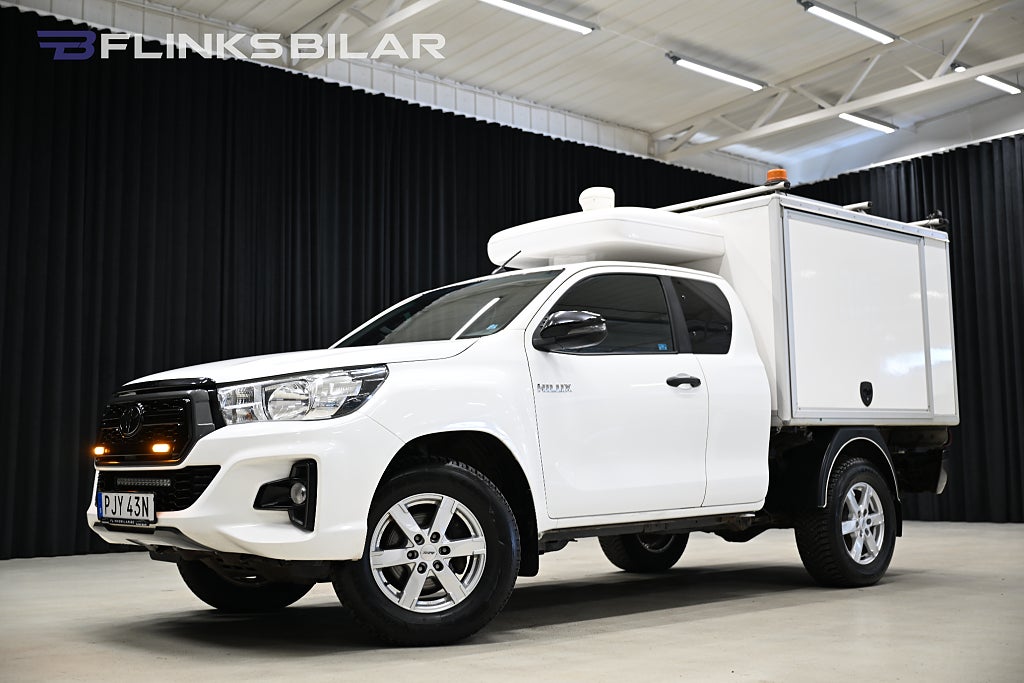Toyota Hilux 2.4 AWD 150HK Servicebil|Kåpa|Inredd|Clayton-Omvandlare