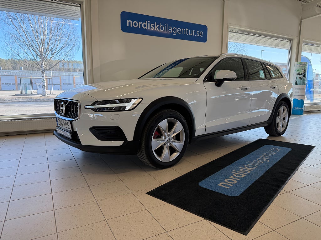 Volvo V60 Cross Country D4 190hk Aut AWD Momentum*Nyservad*Drag Dieselvärmare  