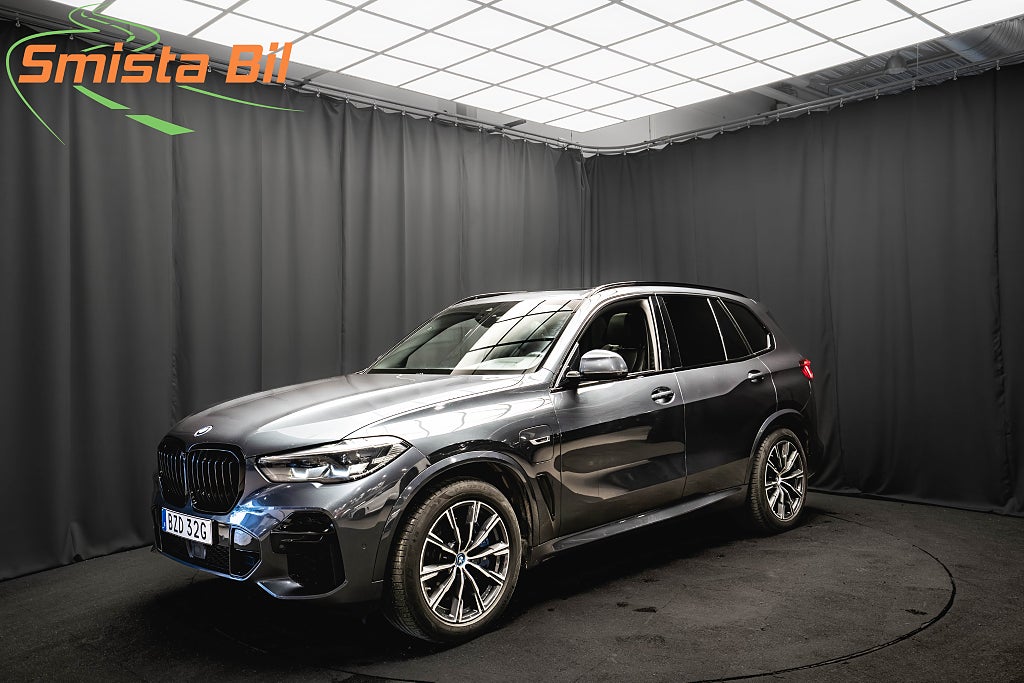 BMW X5 xDrive45e M Sport PANORAMA LUFT DRAG MOMS 394hk