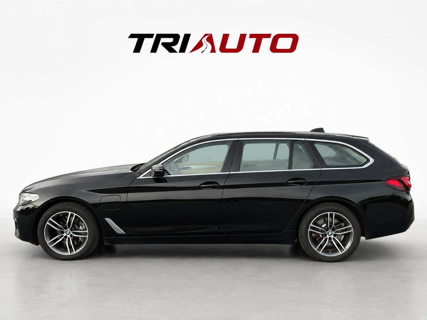 BMW 530 e xDrive Touring MOMS 2021, photo 3/38