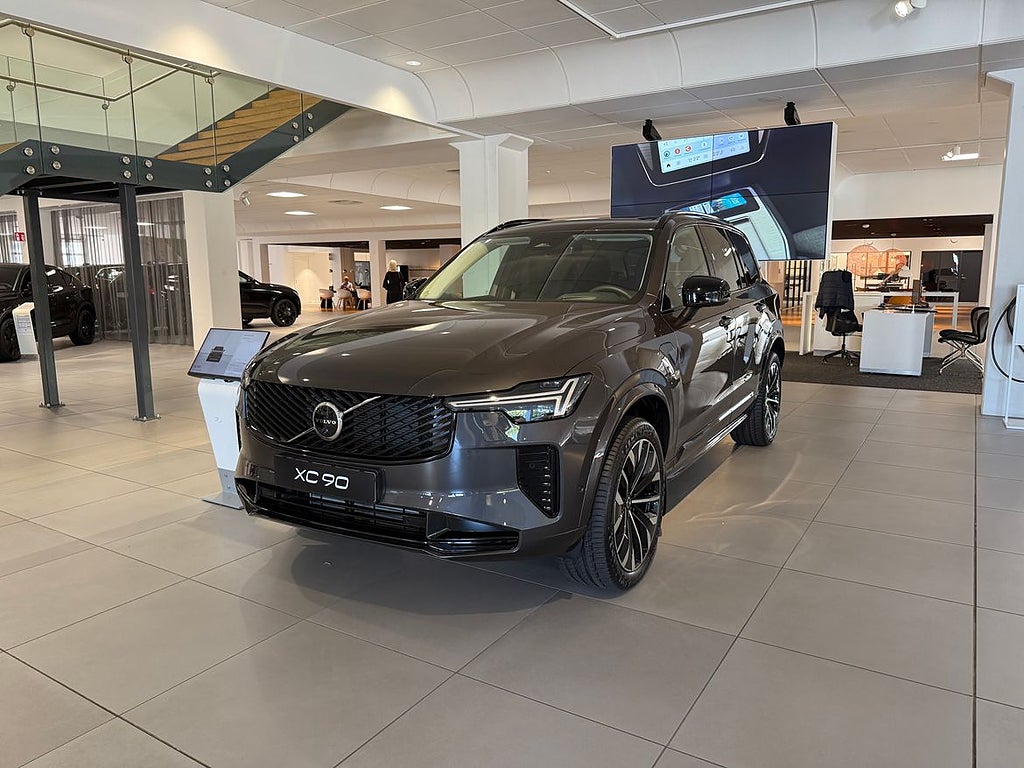 Volvo XC90 T8 Ultra Dark