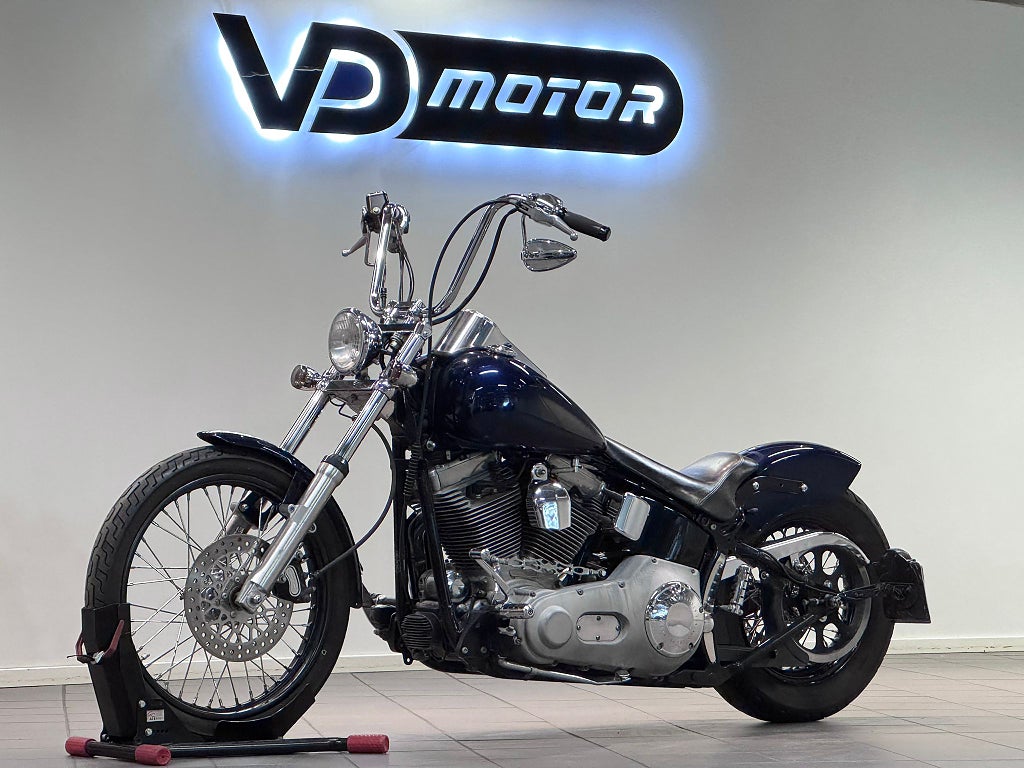 Harley-Davidson Softail Standard Ombyggd Bak 21" V&H LePera Apehangers *SE UTR*