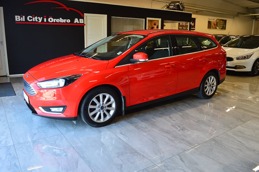 Ford Focus 1.0 (125hk) EcoBoost Titanium / 1-Ägare / Låga Mil / Nyservad