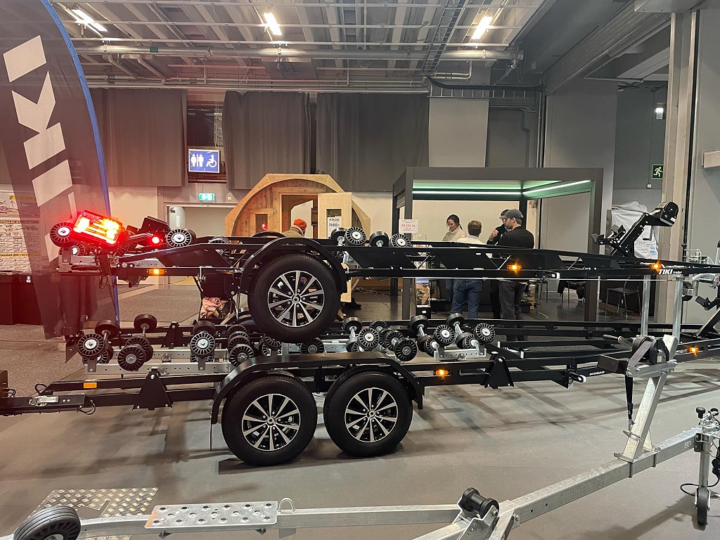 Tikitreiler BP 1600-LB Multirullar 80km/h Bromsad Mässpris 