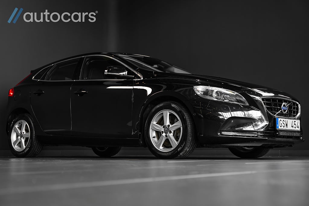 Volvo V40 D3 150hk Momentum|Värmare|Backkamera|PDC|Auto parkering