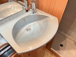 Husbil-halvintegrerad Bürstner T700 12 av 12