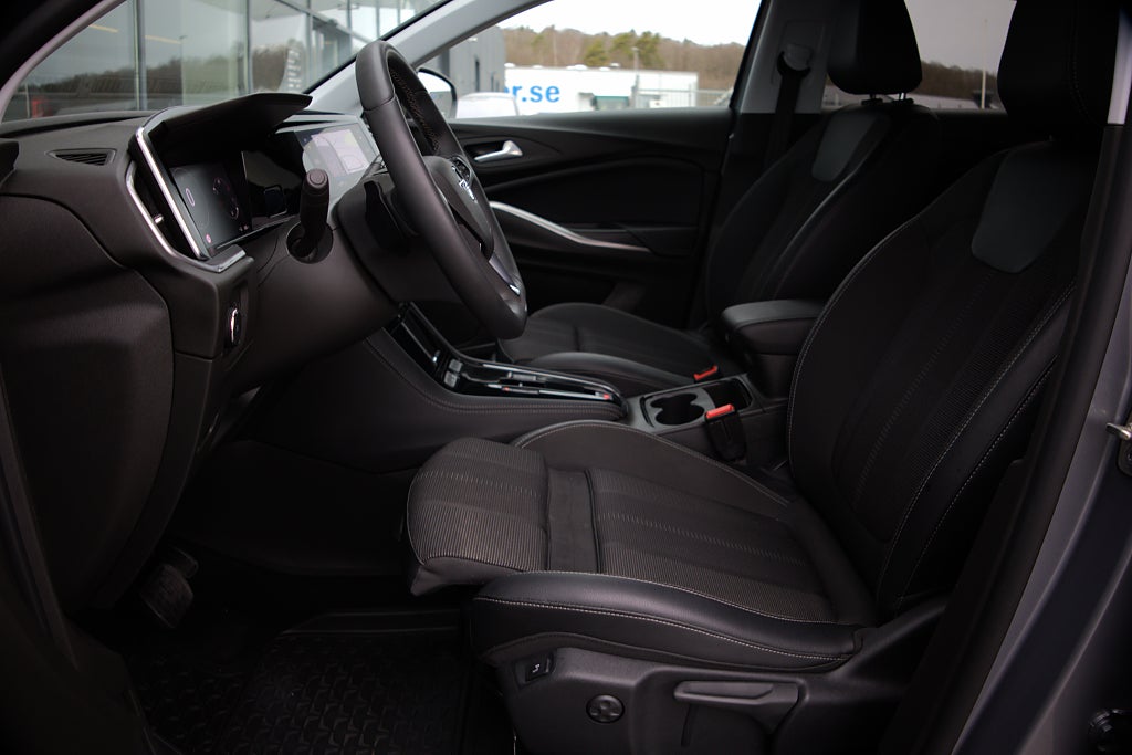 Opel Grandland Turbo 130hk Bensin Automat GS Line Kamera GPS