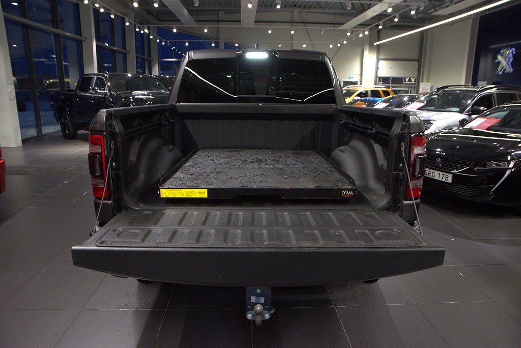 Dodge RAM 1500 Limited Night Edition V8 HEMI Släde