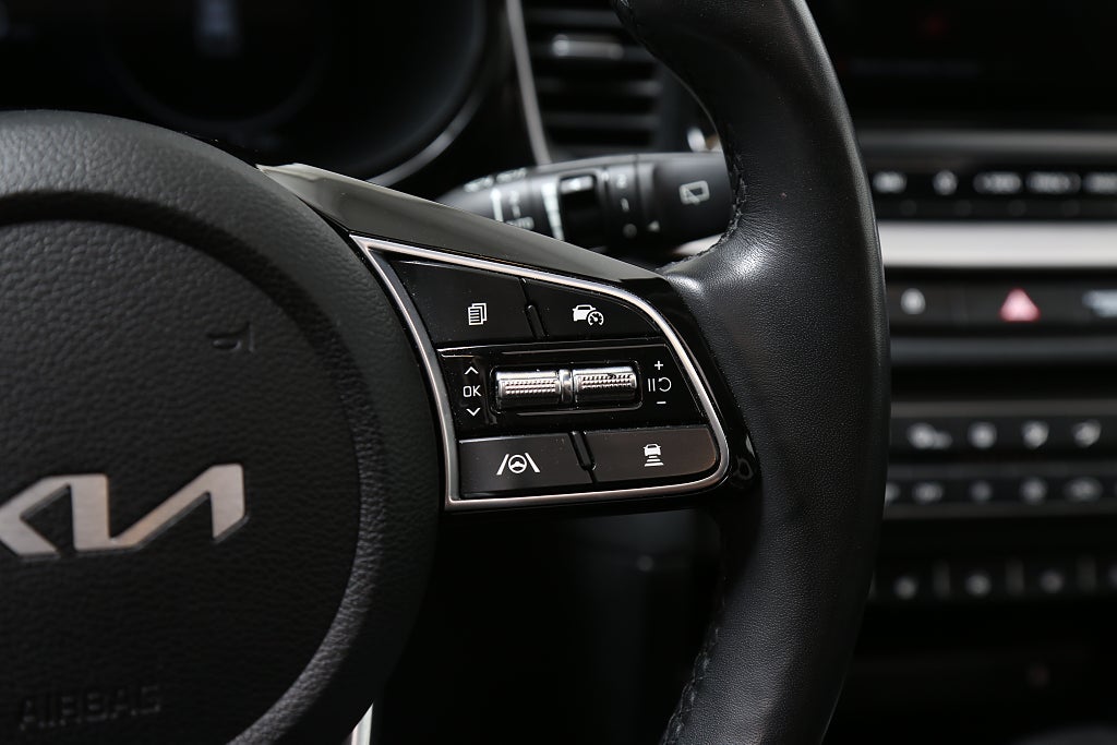 Kia Ceed Plug-in Hybrid Advance Plus 2 Panorama Skinn Drag Moms 2022