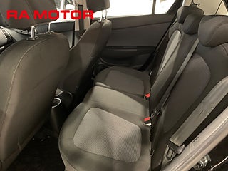 Halvkombi Hyundai i20 12 av 19