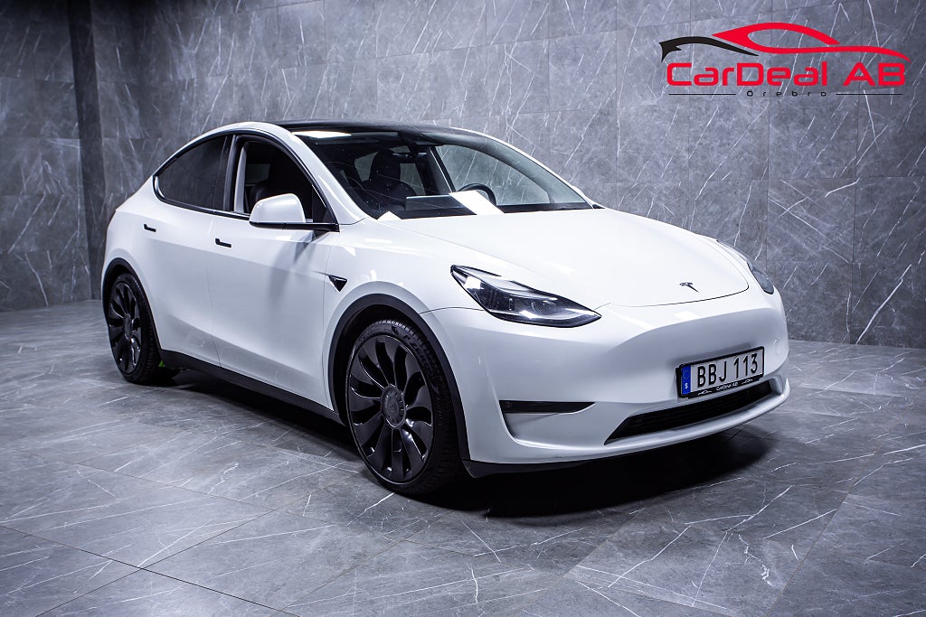 Tesla Model Y Performance Pano Drag Värmepump Dator för total självk.