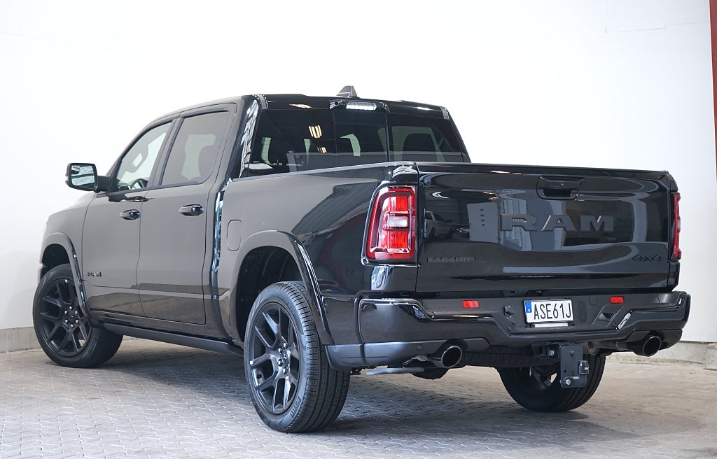 RAM 1500 Laramie Night Premium Hurricane 426hk