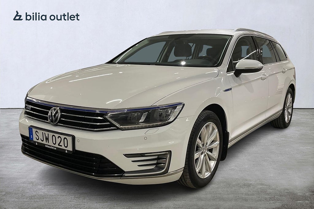Volkswagen Passat GTE 1.4 TSI / Dragkrok / Backkamera / CarPlay