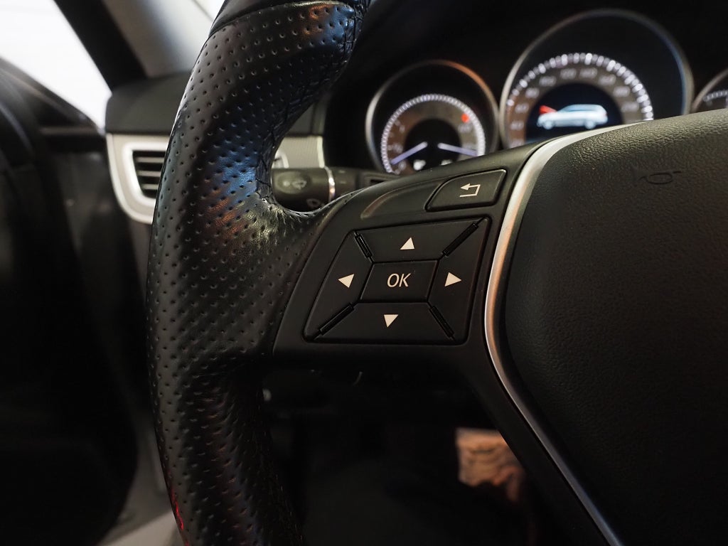 Mercedes-Benz E 220 T 7G-Tronic 170hk  Avantgarde Låga mil! 2014