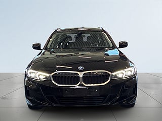 BMW 330e xDrive Touring Steptronic S&V-hjul/Carplay/Widescreen – bild 2