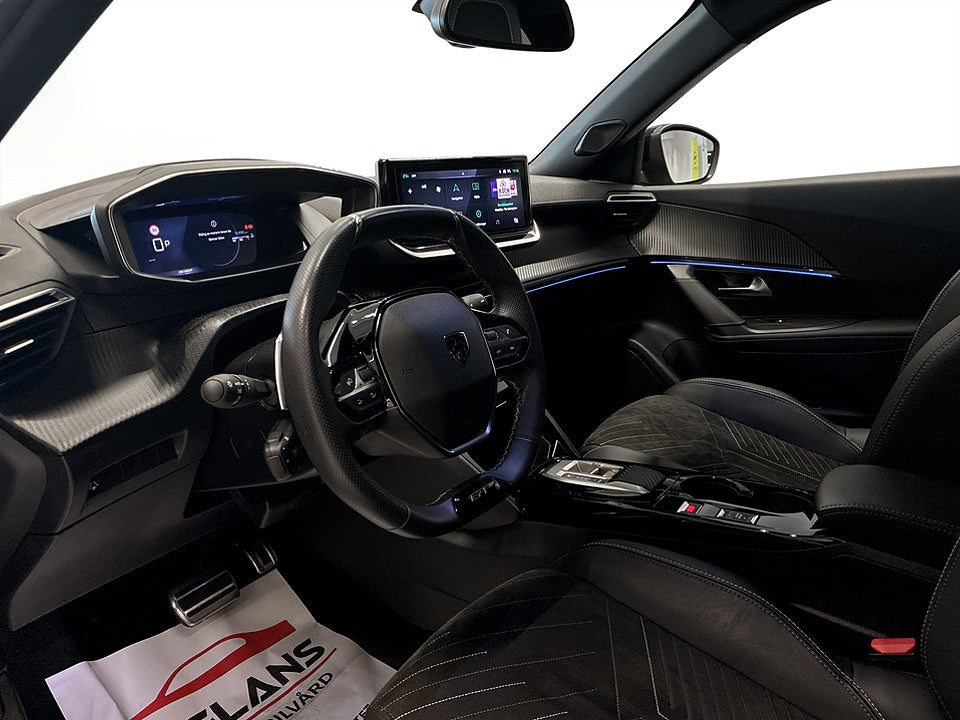 Bild på Peugeot 2008 GT 1.2 PT 130hk Aut B-KAMERA CARPLAY