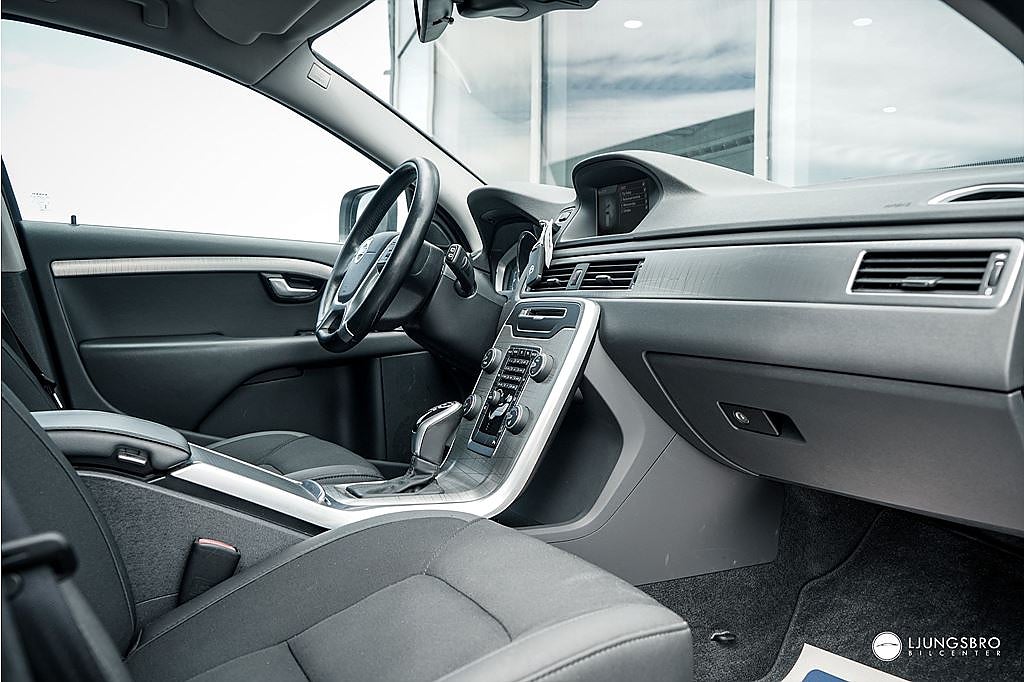 Volvo XC70 D4 AWD Momentum 181hk / 1 Ägare / Kamrem bytt
