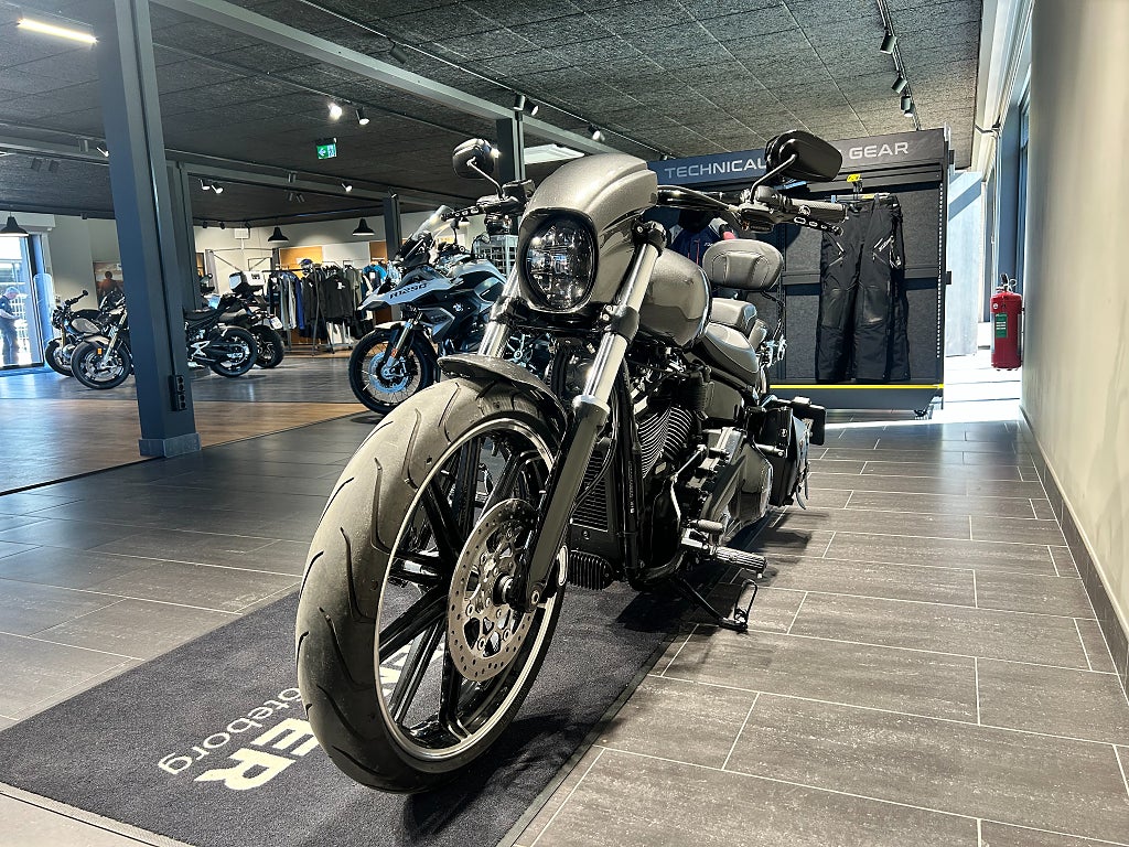 Harley-Davidson Breakout /3,45%/Dr. Jekill Bomb/Defiance/Edgecut/Screaming Eagle