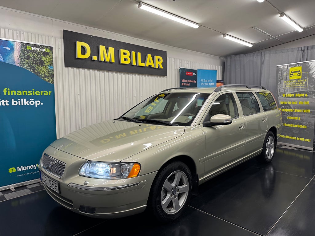 Volvo V70 2.5T AWD Summum/1 BRUKARE/NYKAMREM/NYSERVAD