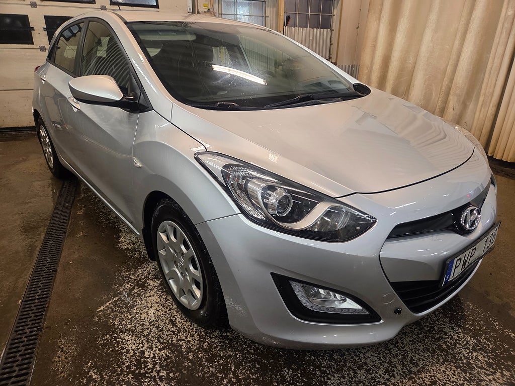 Hyundai i30 1.6 CRDi 15000 Mil  Euro 5 få ägare Nyservad