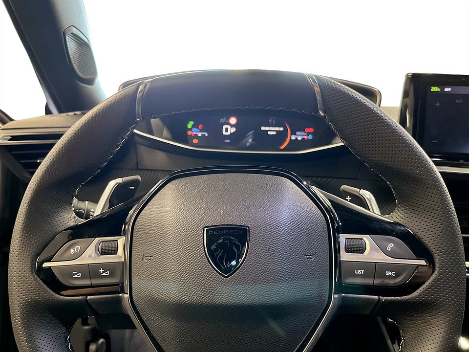 Bild på Peugeot 2008 GT 1.2 PT 130hk Aut B-KAMERA CARPLAY