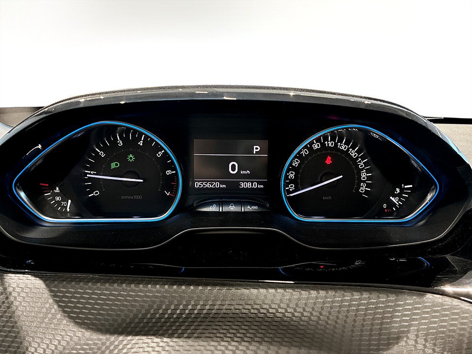 Bild på Peugeot 2008 Allure 1.2 PT 110hk Aut PANO CARPLAY