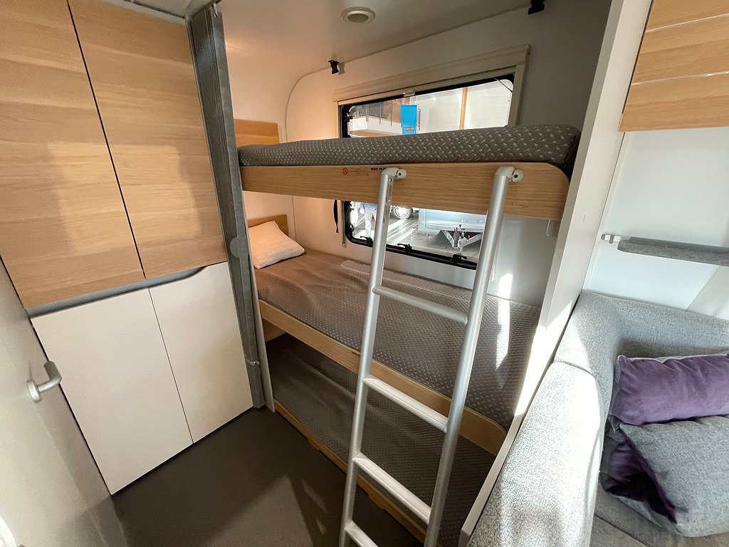 Adria Adora 573PT / Mover / AC / Barnkammare / Markis /  - Adria