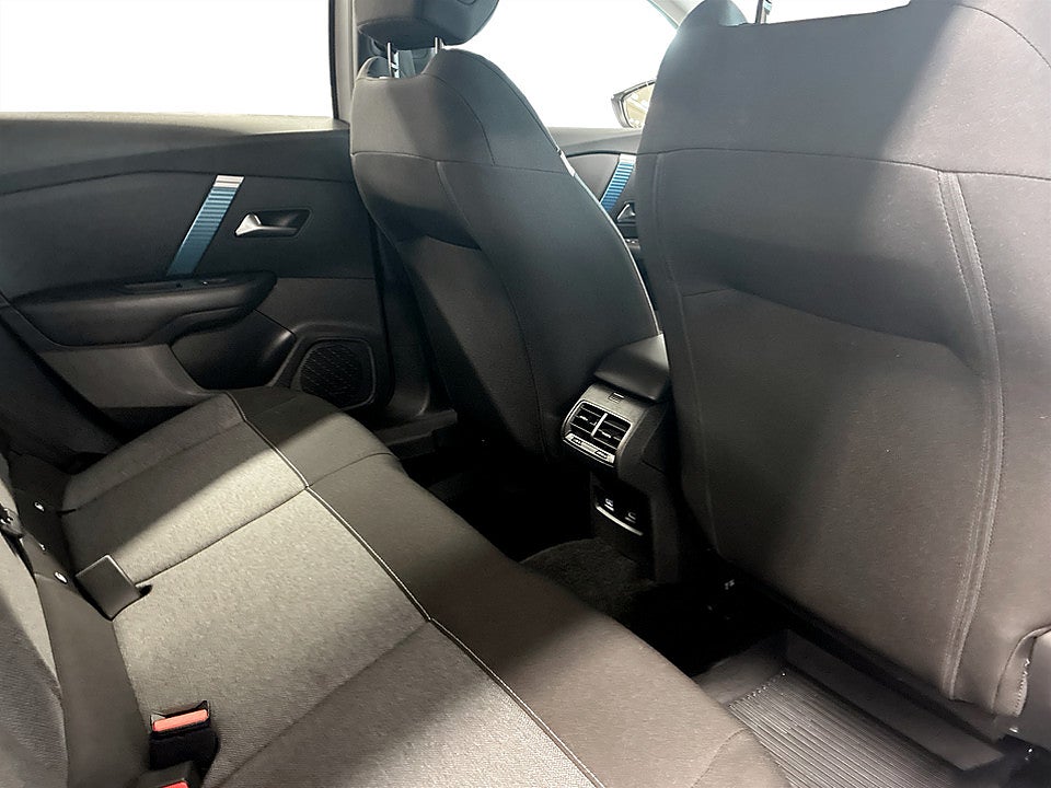 Bild på Citroën e-C4 Feel 50kWh 136hk Aut RATTVÄRME P-SENSORER