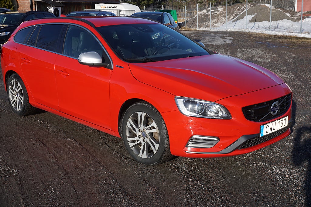 Volvo V60 D5 Plug-in Hybrid AWD Aut R-Design 