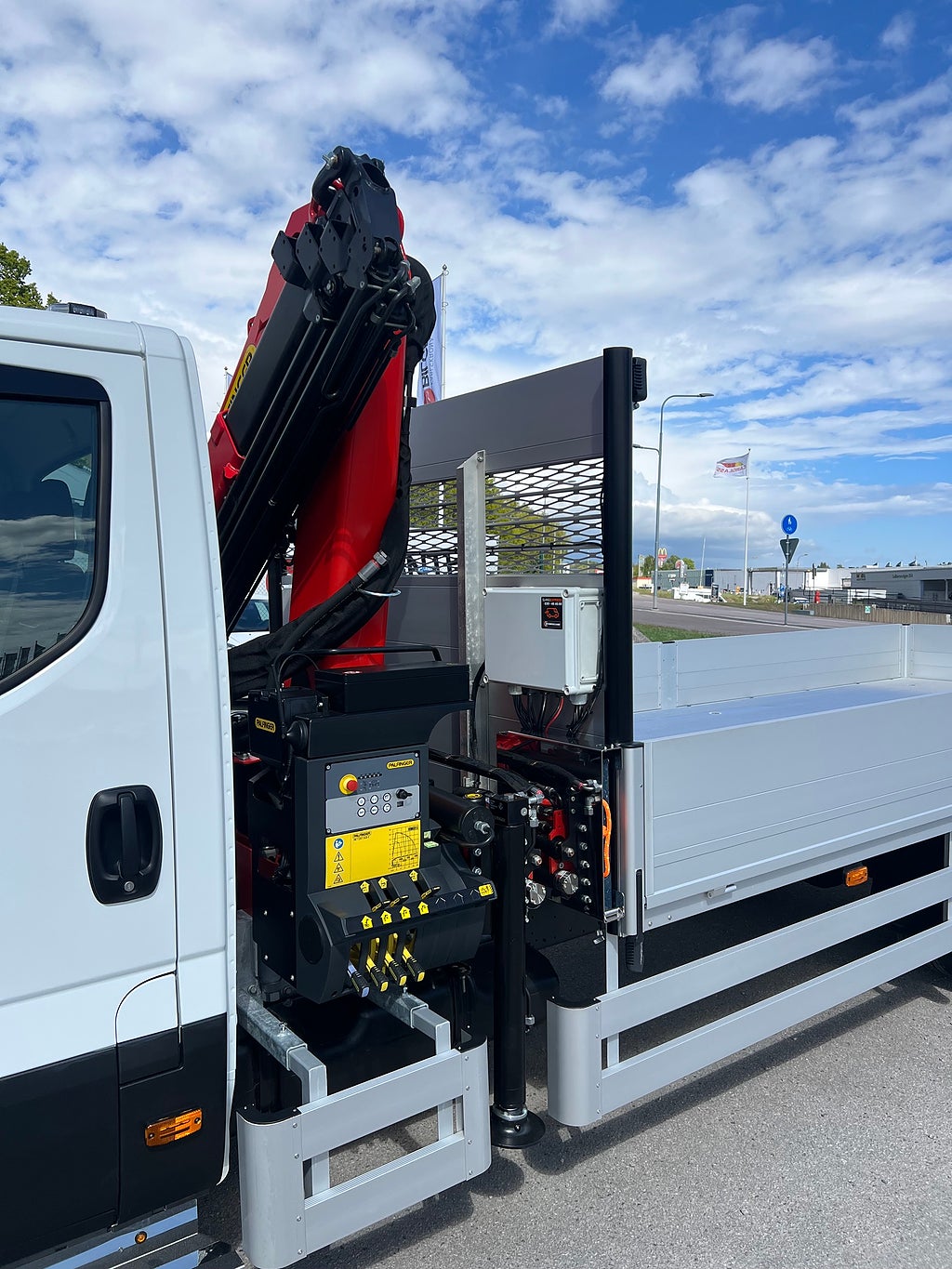 Iveco Daily 72C18 A8 Kranbil Palfinger Kran Fullutrustad