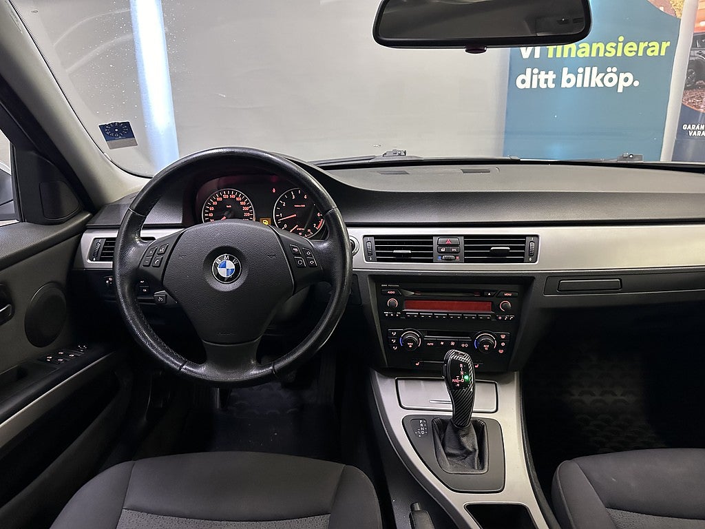 BMW 320I Sedan Advantage, Comfort | DRAG | NY KAMKEDJA | BASLÅDA