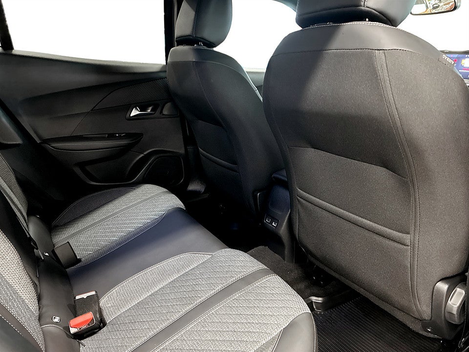 Bild på Peugeot 2008 Allure 1.2 PT 130hk B-KAMERA CARPLAY