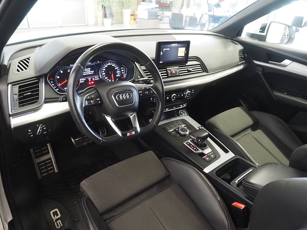 Audi Q5 40 TDI Quattro S Tronic S-Line Kamera D-Värm Dragkrok 2019
