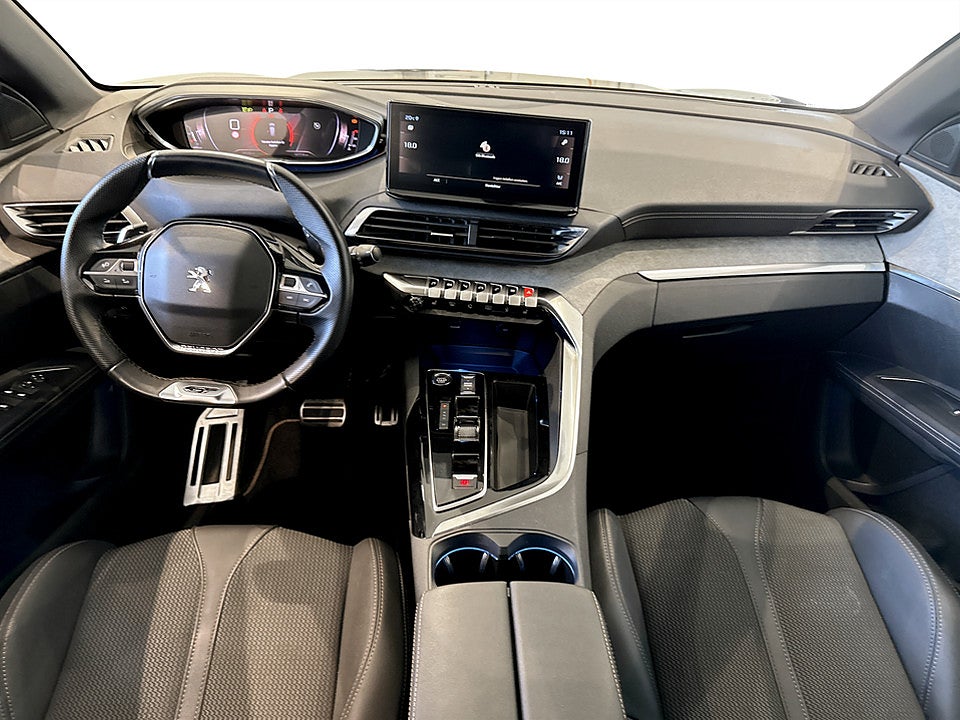 Bild på Peugeot 5008 GT 1.2 PT 130hk Aut 7-SITS B-KAMERA CARPLAY