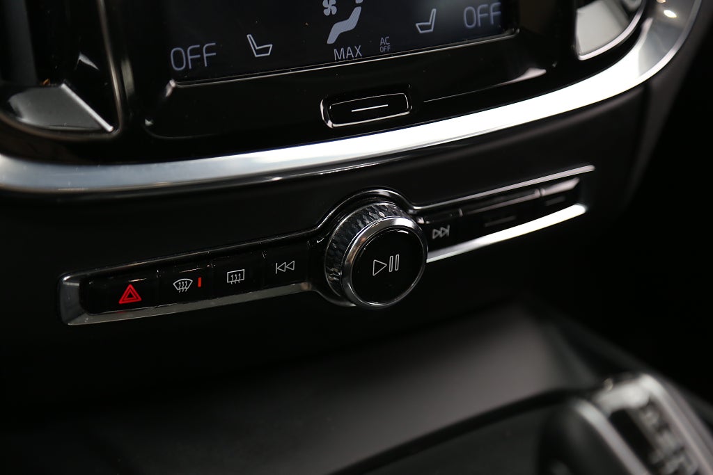 Volvo V60 Cross Country D4 190hk Edition AWD Aut BLIS Kamera VOC Dragk 2020