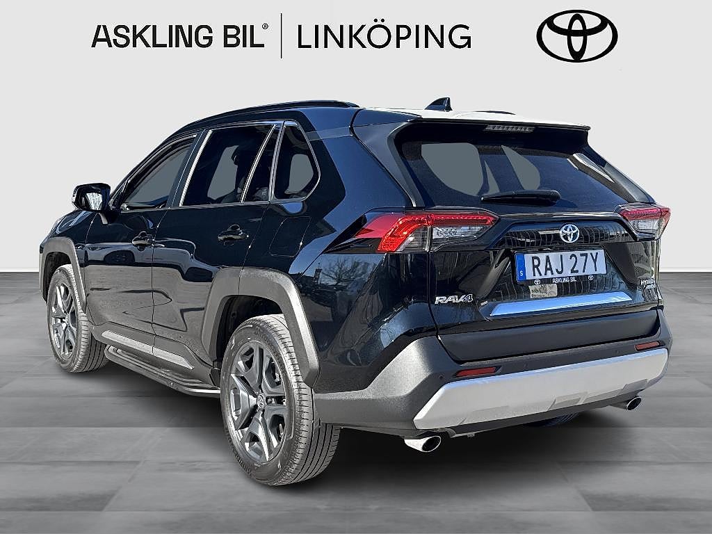 Toyota RAV4 2023 - miniatyr 3