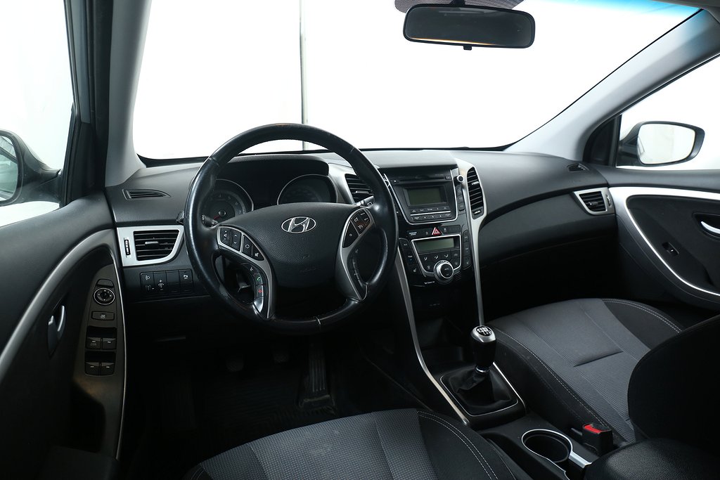 Hyundai i30 1,6 GDI 135hk Business 5D 2014