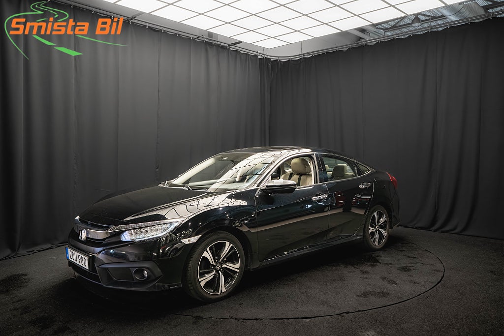 Honda Civic 1.5 i-VTEC Turbo PANORAMA LÄDER KAMERA 2-ÄGARE 182hk