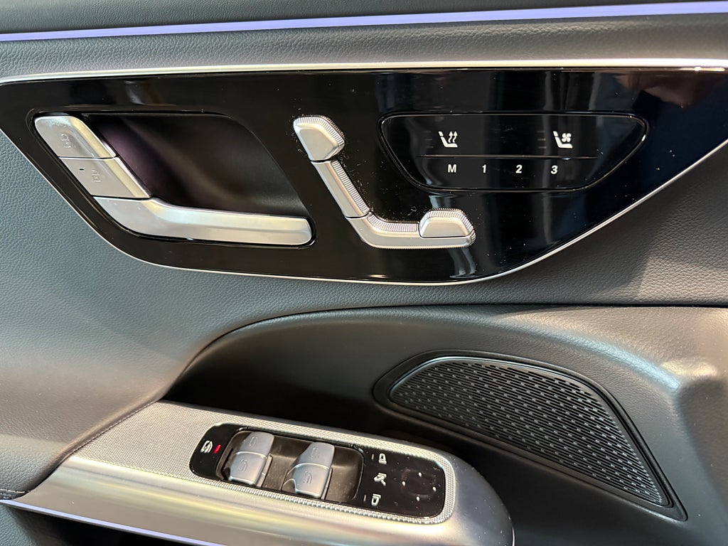 Mercedes-Benz E 300 e AMG Superscreen Läder 20tum Kombi - bild 9