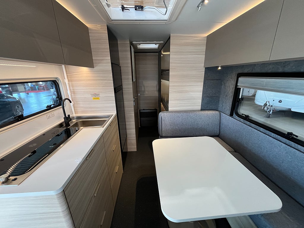 Adria Altea 552 PK / Barnkammare / 7 bäddar / 1695kr/månad - Adria