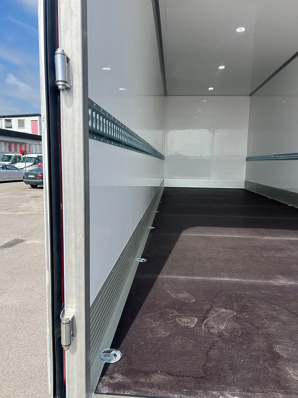 Volvo FM13 410 6x2 Skåpbil, *17 400 Mil*, Euro 6