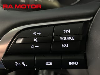 SUV Mazda CX-30 19 av 23
