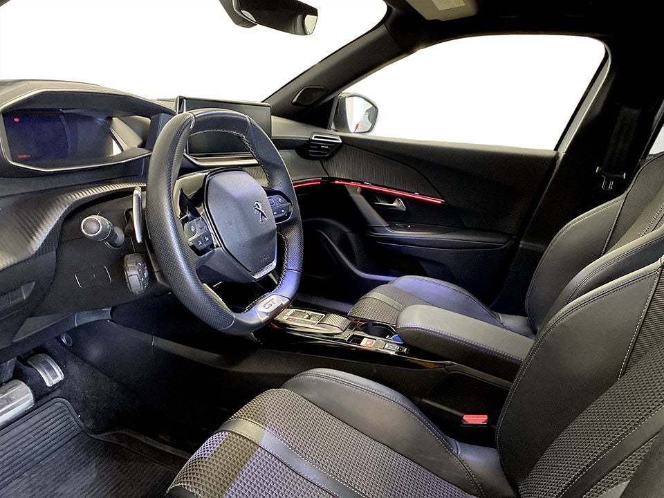 Bild på Peugeot 2008 GT 1.2 PT 130hk Aut - BACKKAMERA, NAV