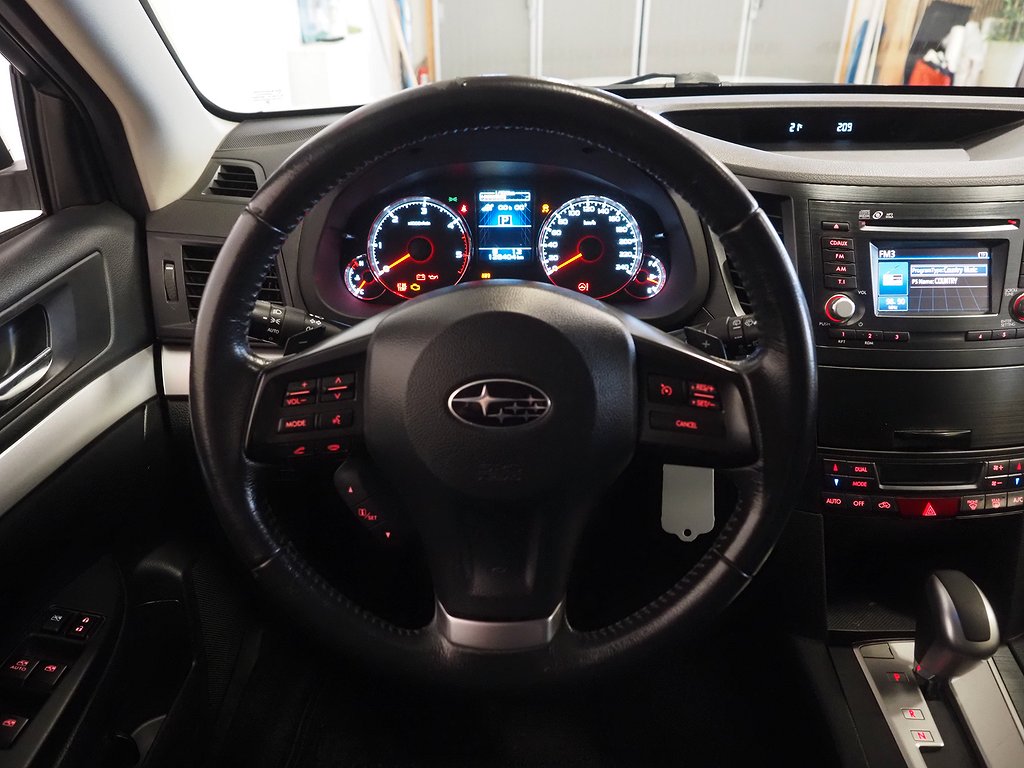 Subaru Outback 2.0 4WD 150hk Automat Kamera Drag 2014